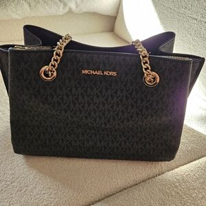 Michael Kors tote with 3 compartments